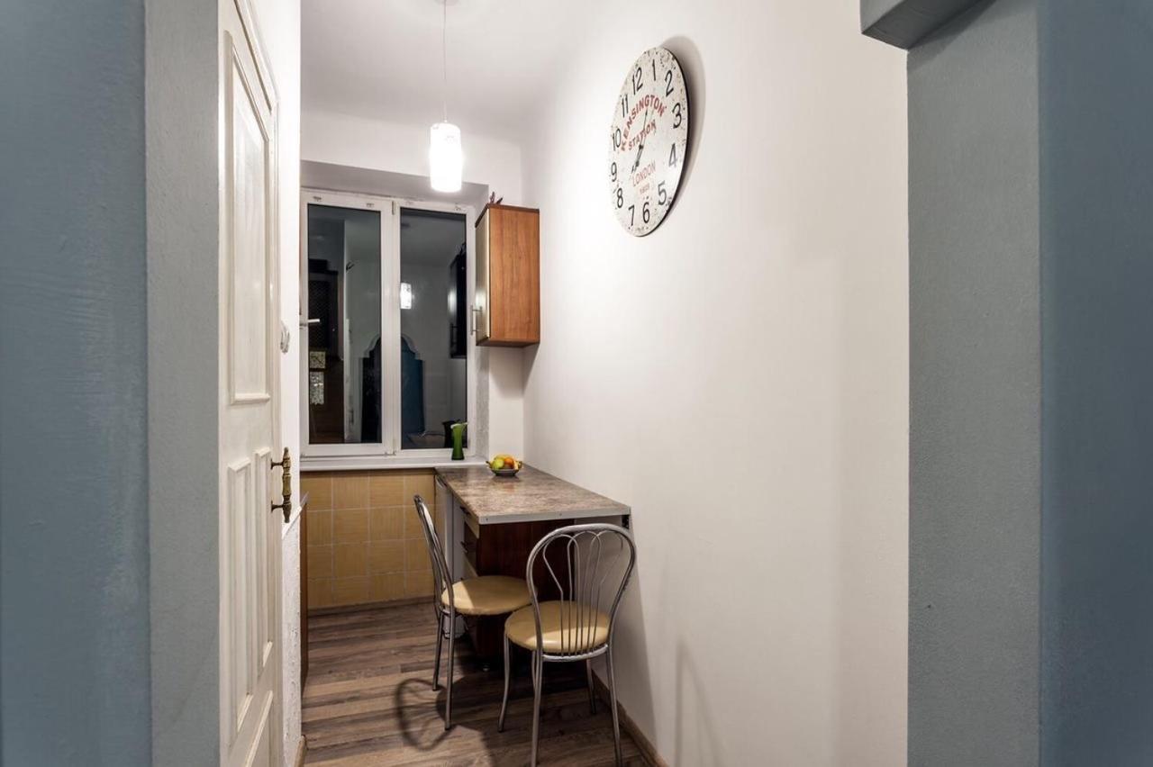 Apartment Near Circus Lviv Exterior photo