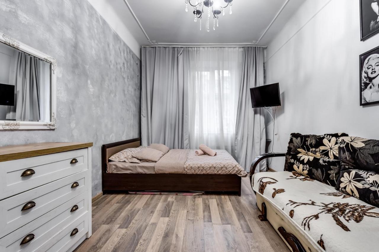 Apartment Near Circus Lviv Exterior photo